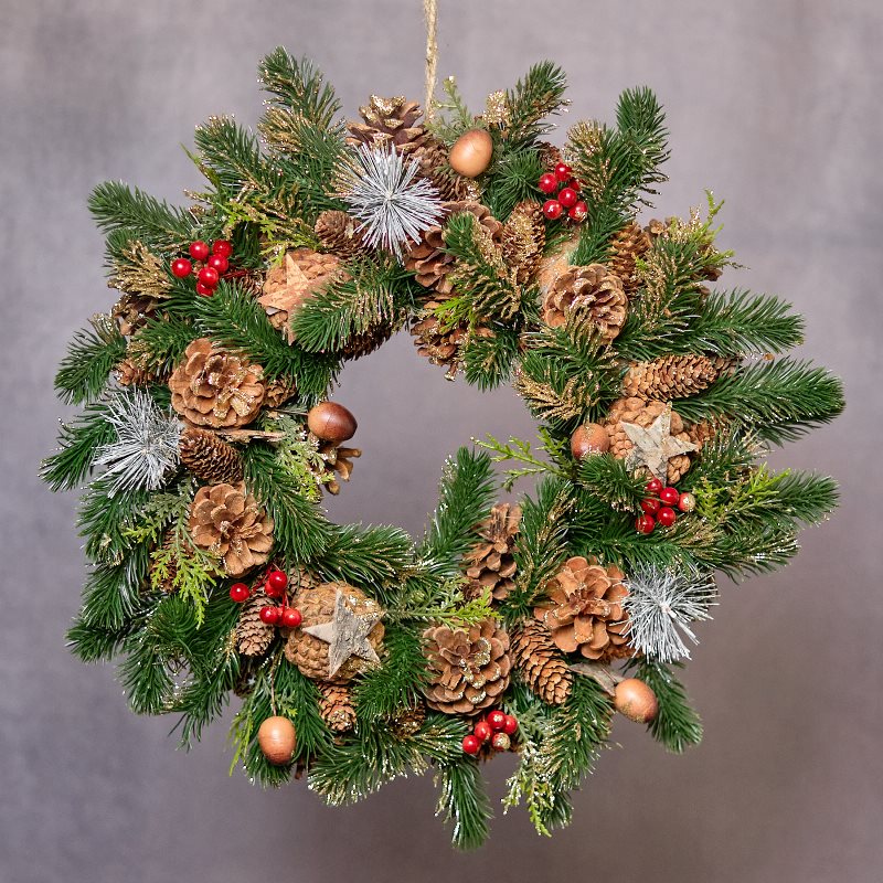 Traditional Pinecone Wreath