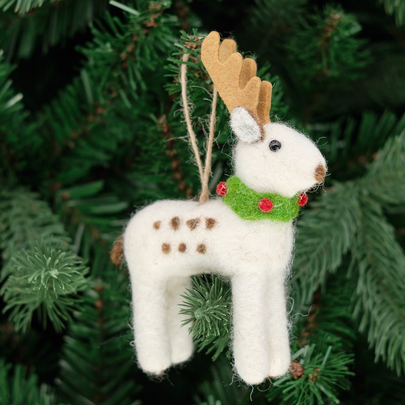 Woollen Deer Pom-Pom Collar